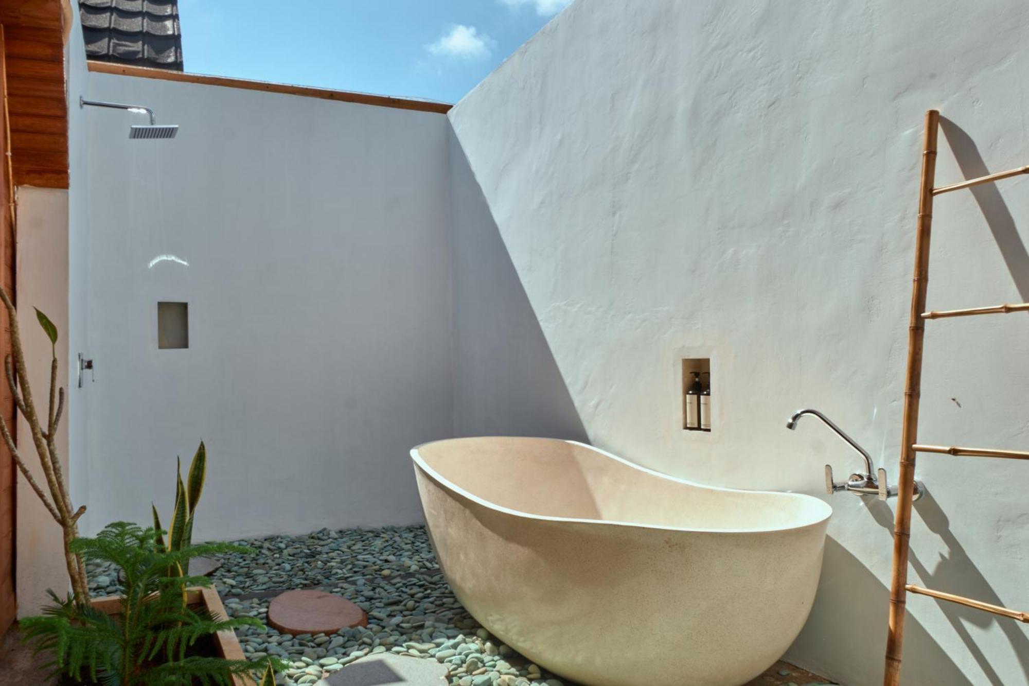 Plumeria Np Batununggul Екстериор снимка