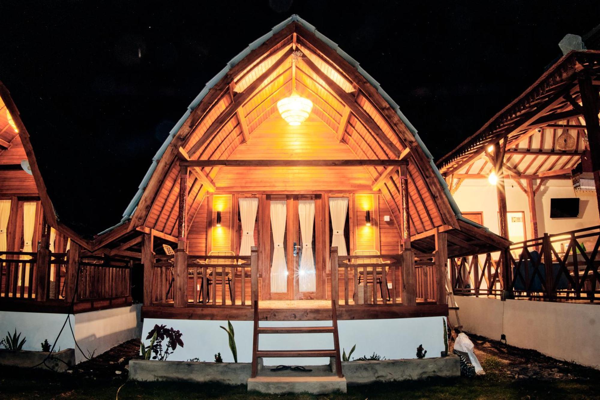 Plumeria Np Batununggul Екстериор снимка